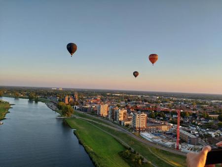 Luchtballonvaart Princendijck Cuijk september 2025.jpg