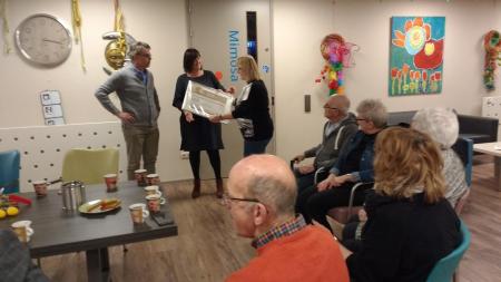 Overhandigen cheque huiskamer Sevenum (2) (1).jpg