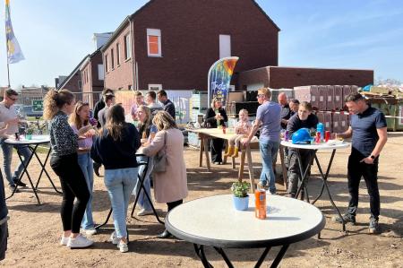 Hoogste punt viering Veulen 21-03-2025 (4).jpeg