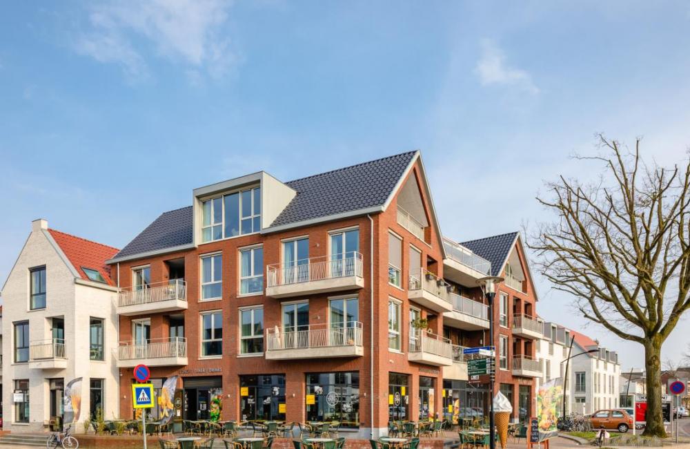 51 appartementen, twee commerciële ruimtes en één stallingsgarage